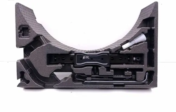 Land Rover Range Rover Velar Tool set M8a219G381BE