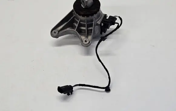 Mercedes-Benz GLS X167 Engine mount bracket A1672409400
