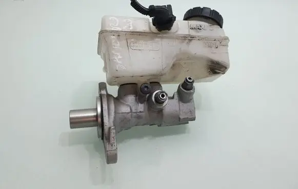 Master brake cylinder