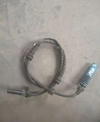 BMW X3 E83 ABS brake wheel speed sensor 6908705
