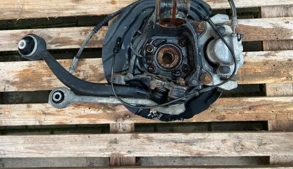 BMW X3 F25 Front wheel hub spindle knuckle