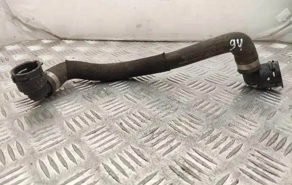 Mercedes-Benz GLC C253 Engine coolant pipe/hose A2135017400