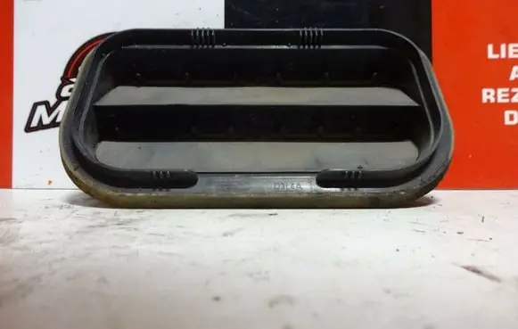 Volvo C70 Quarter panel pressure vent YF1A54280B62AD