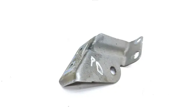 Nissan Murano Z52 Fender mounting bracket