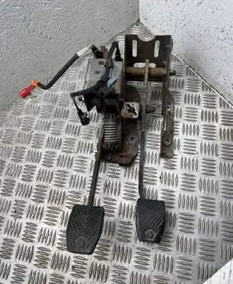Chrysler Voyager Pedal assembly 