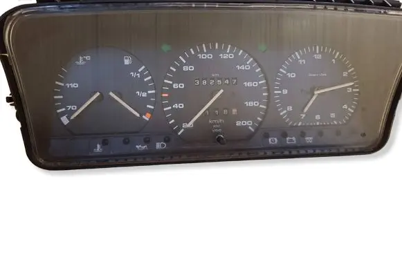 Volkswagen Transporter - Caravelle T4 Speedometer (instrument cluster) 81117657