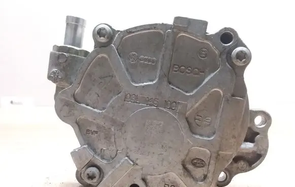 Audi A4 S4 B8 8K Vacuum pump 03L145100F