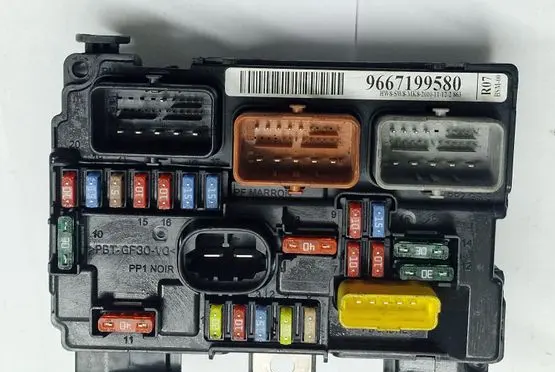Peugeot 207 BSM Control unit 9667199580 BSMR0700 R07