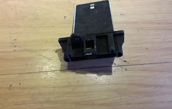 Nissan Almera N16 Heater blower motor/fan resistor 271504M401