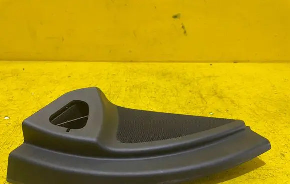 Mercedes-Benz ML W164 Front door speaker cover trim A1647201770