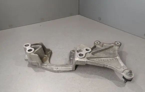 Citroen C5 Engine mounting bracket 9641335780