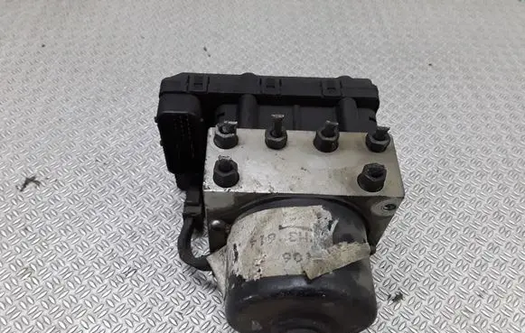 Volkswagen Golf IV ABS Pump 1J0907379P