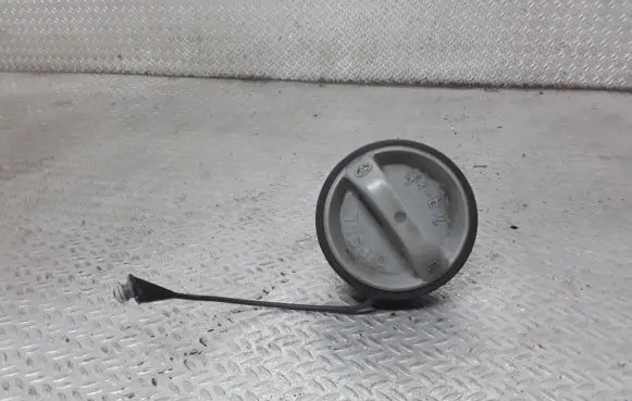 Toyota RAV 4 (XA20) Fuel tank filler cap 