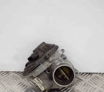 Ford Focus Throttle valve VR2S6U9E927FC