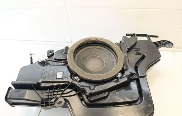 Toyota RAV 4 (XA40) Subwoofer speaker 861500R030