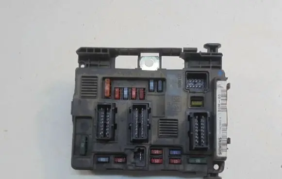 Peugeot 206 CC Fuse box set 9650618480