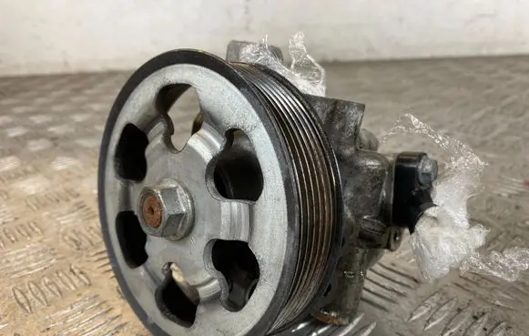Honda FR-V Power steering pump