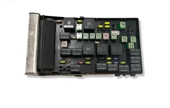 Chrysler Grand Voyager IV Fuse module 05144509AF