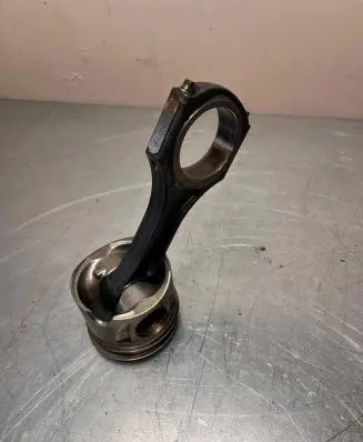 Mercedes-Benz Sprinter W906 Piston with connecting rod 8349F