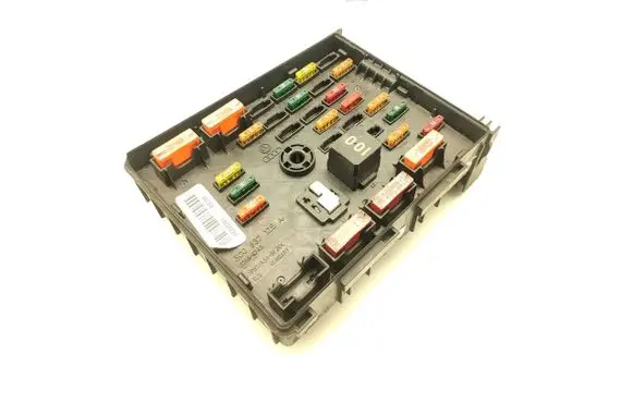 Volkswagen PASSAT B7 Fuse module 3C0937125A