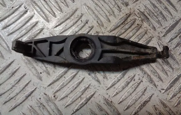 Peugeot 2008 I Front shock absorber mounting bracket 9673212280