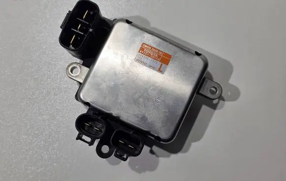 Lexus NX Fan control module 8925730110