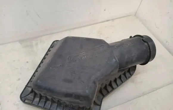 Ford Mustang V Air filter box M53CA44ZH2021