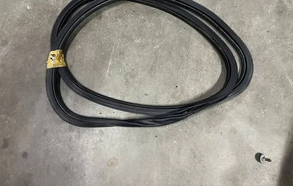 Ford Fusion II Rubber seal front door (on door) 