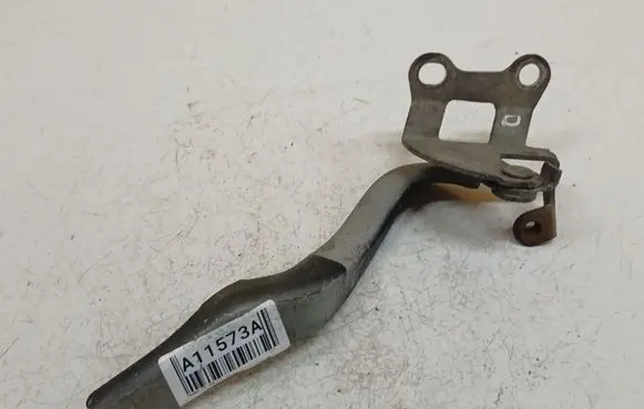 Peugeot 107 Engine bonnet/hood hinges