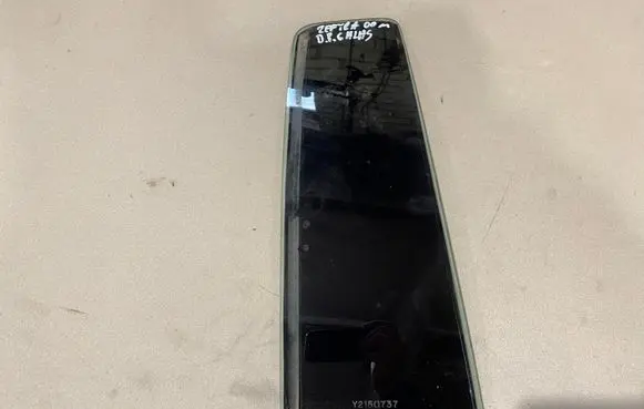 Opel Zafira A Rear vent window glass 