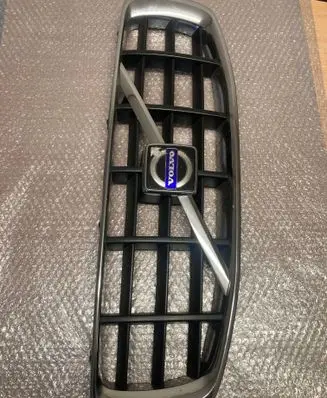 Volvo XC70 Front bumper upper radiator grill 30678682