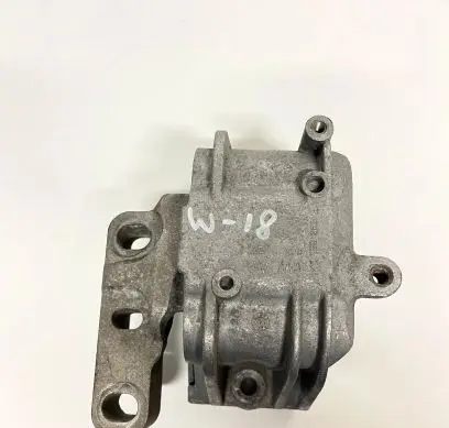 Volkswagen Golf Plus Engine mount bracket 1K0199262F