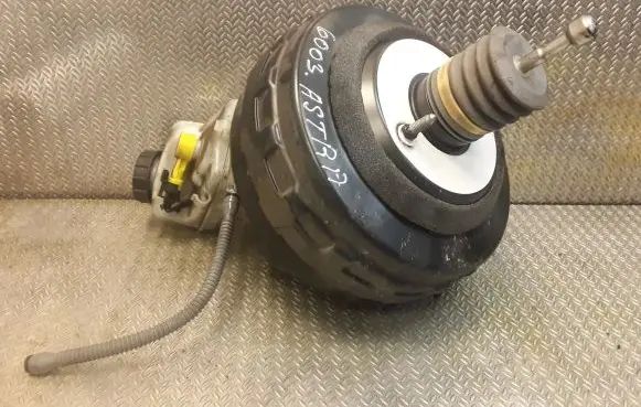 Opel Astra J Brake booster 13338057