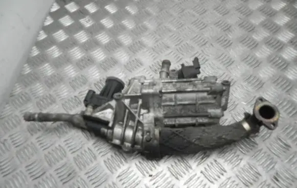 Land Rover Discovery 4 - LR4 EGR valve 9X209U438DA