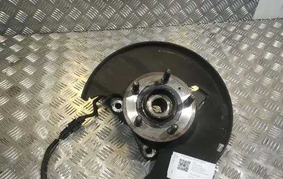 Opel Insignia A Front wheel hub spindle knuckle