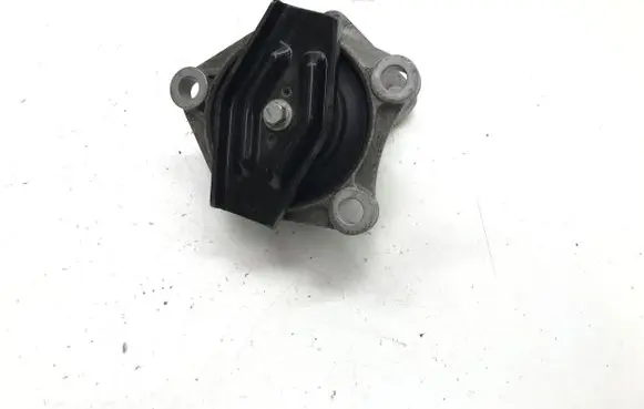 Volvo XC40 Engine mounting bracket 31686308