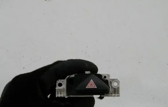 Ford Focus C-MAX Hazard light switch 