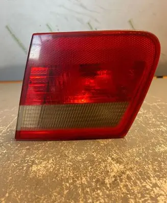 Tailgate rear/tail lights