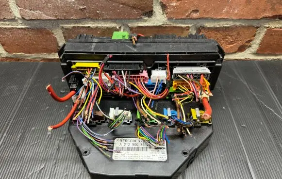 Mercedes-Benz E W212 SAM control unit A2129007324 A2129024107 A2129015304