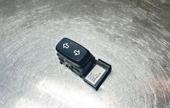 Opel Insignia A Seat control switch 13282592 SANPD5121A 3468A1