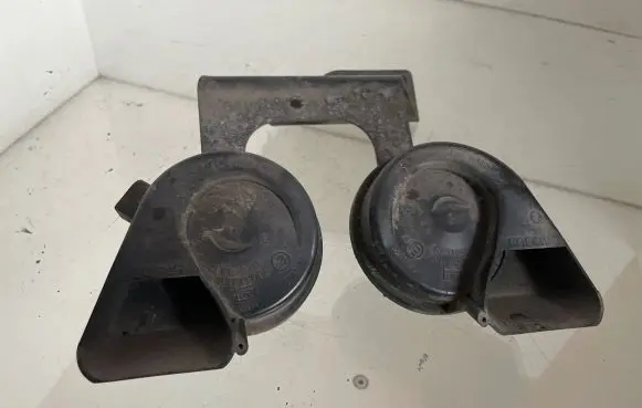 Audi A6 S6 C6 4F Horn signal 703887165 024148