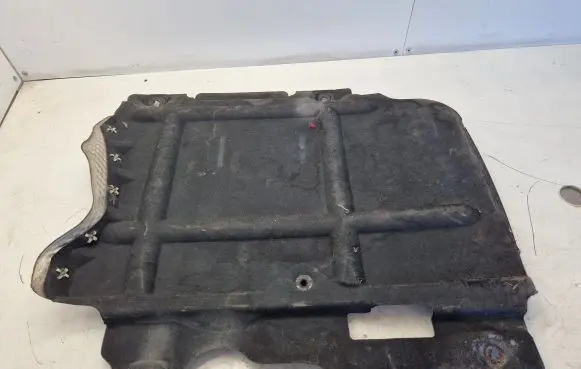 Jeep Grand Cherokee Engine splash shield/under tray