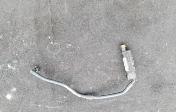 BMW 5 G30 G31 Other engine bay part 8613141