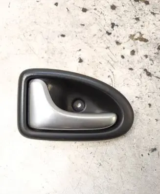Opel Vivaro Front door interior handle 8200028994 89035201