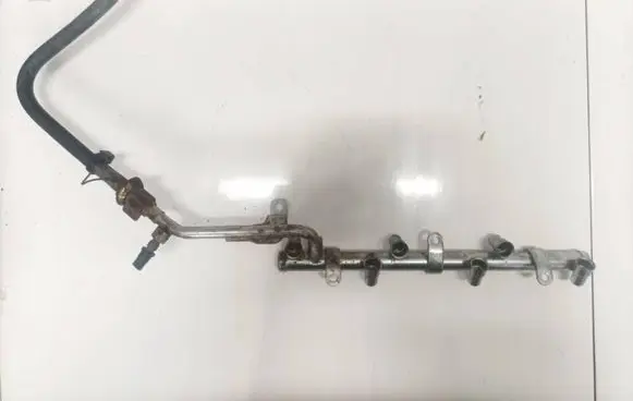 Ford Mondeo Mk III Fuel main line pipe 1s7e9f792