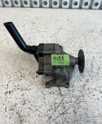 Mercedes-Benz Sprinter W901 W902 W903 W904 Oil pump 6061810801
