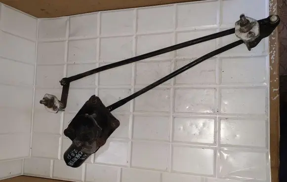 KIA Carnival Front wiper linkage and motor