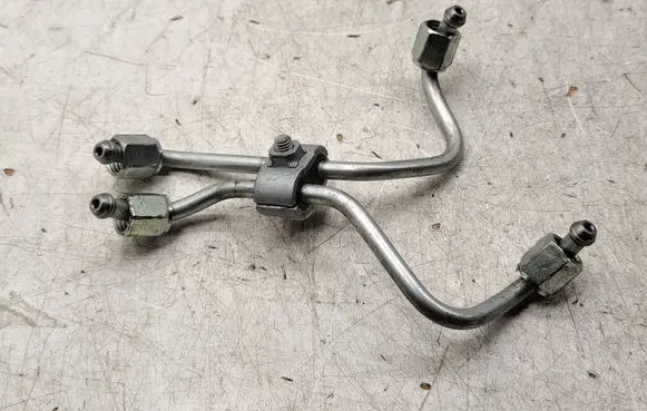 Toyota Verso Fuel injector supply line/pipe 237030R030 237040R030