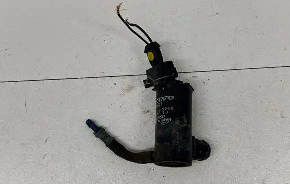 Volvo XC70 Windscreen/windshield washer pump 9169611 0602103950