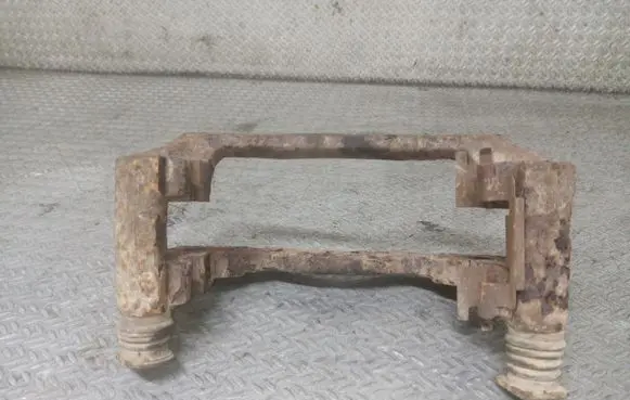 Land Rover Freelander Front Brake Caliper Pad/Carrier 